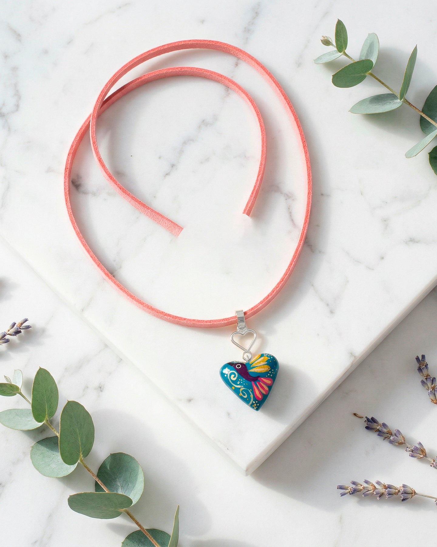 Dije Corazón Madera y Plata Correa Gamuza Rosa