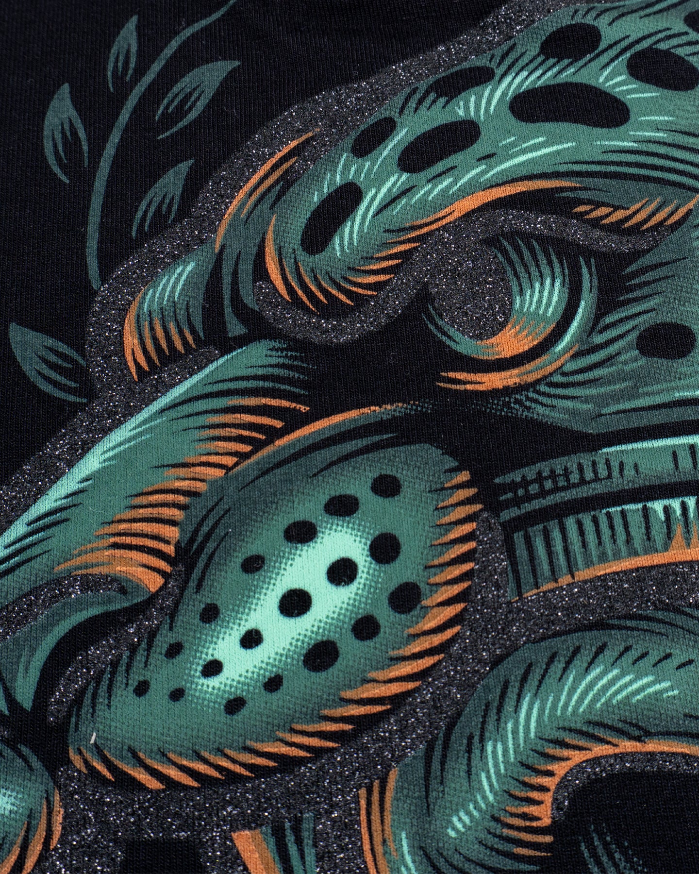 Playera Guerrero Latón Estampado Asimétrico