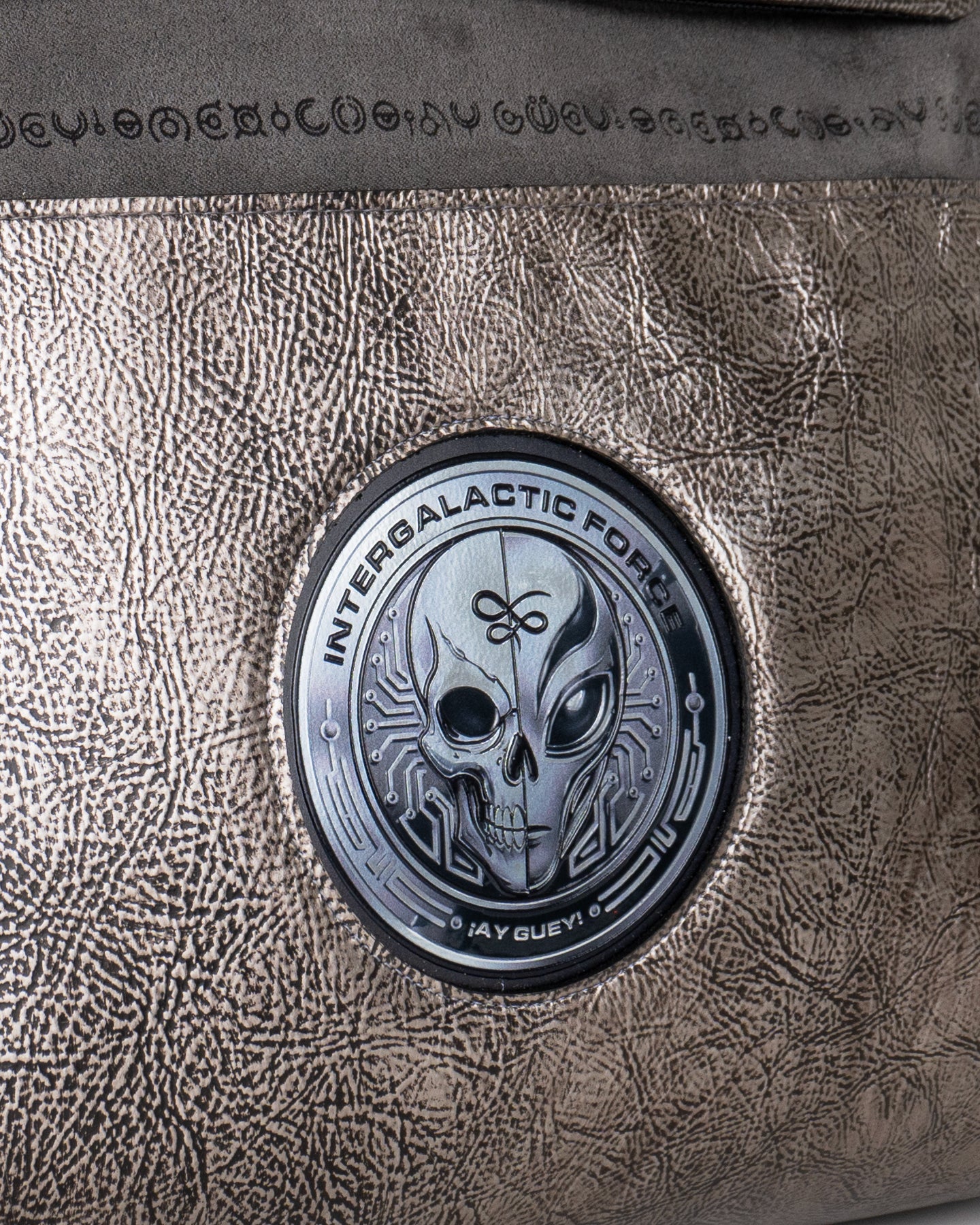 Mochila mensajera  Aeris Emblema ALIEN FORCE