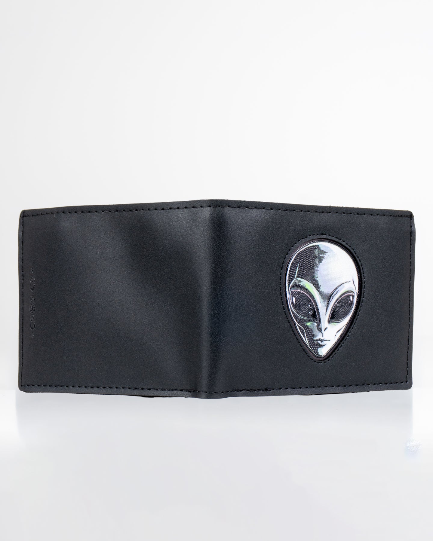 Cartera Volt Alien Pixel
